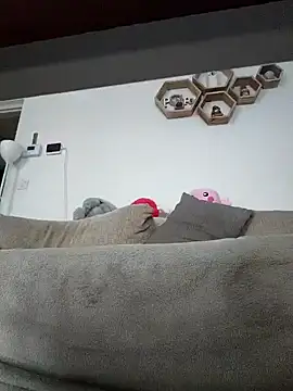 Bigcock18100 online show from March 28, 2026, 9:31 am