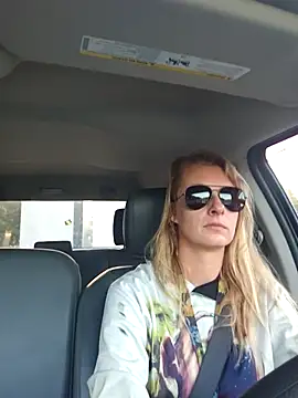 AsiaGoesPro online show from October 26, 2025, 12:00 pm