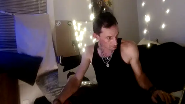 Snapshot of lickthecat chatting on November 4, 2025, 12:59 pm lickthecat online show from November 4, 2025, 12:59 pm