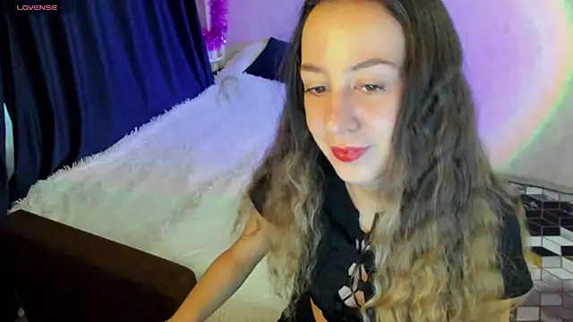 CurlySteph online show from December 13, 2024, 10:08 am