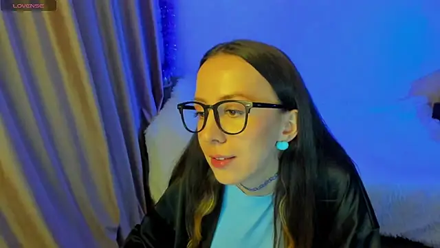 CurlySteph online show from October 24, 2025, 5:53 pm