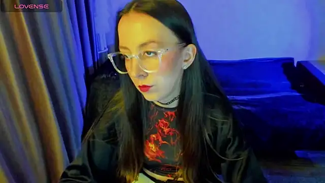 CurlySteph online show from May 7, 2026, 7:52 pm