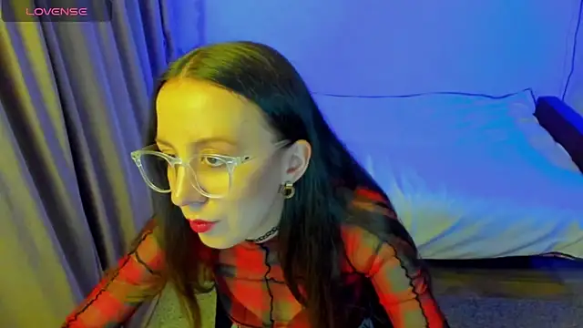 CurlySteph online show from May 13, 2026, 7:33 pm
