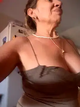 camelia3 online show from May 4, 2026, 3:41 pm