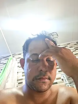 YohanManuelBar1 online show from May 21, 2026, 9:11 pm