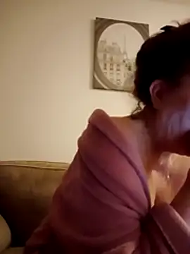 Hottie-Mom online show from February 25, 2026, 10:08 pm