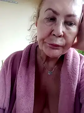 Hottie-Mom online show from July 23, 2026, 7:23 pm