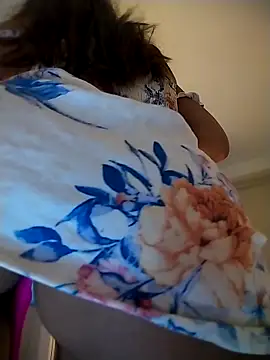 Snapshot of Colombiana219 chatting on October 12, 2025, 2:21 am Colombiana219 online show from October 12, 2025, 2:21 am