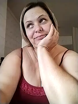 Snapshot of EvaCristal chatting on October 8, 2025, 6:11 am EvaCristal online show from October 8, 2025, 6:11 am