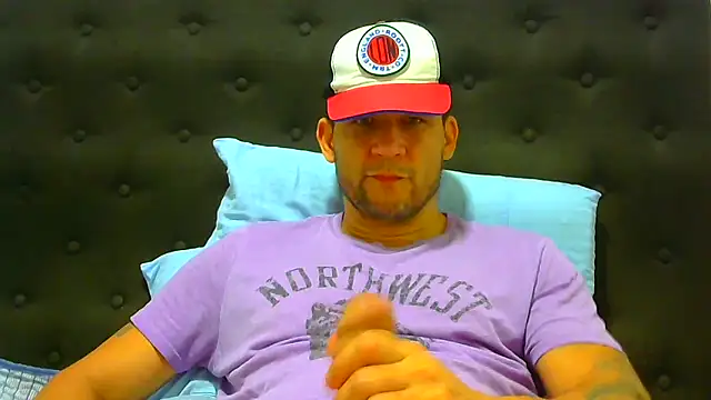 Snapshot of altenori112 chatting on April 1, 2026, 9:56 pm altenori112 online show from April 1, 2026, 9:56 pm