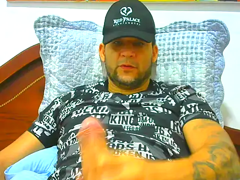 Snapshot of altenori112 chatting on April 10, 2026, 11:37 am altenori112 online show from April 10, 2026, 11:37 am