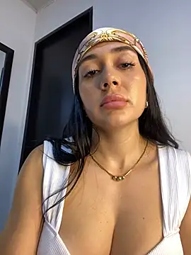 Snapshot of LaanaCooper chatting on February 15, 2025, 7:50 pm LaanaCooper online show from February 15, 2025, 7:50 pm