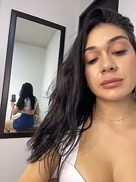 Snapshot of LaanaCooper chatting on March 4, 2025, 4:41 pm LaanaCooper online show from March 4, 2025, 4:41 pm