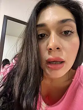 Snapshot of LaanaCooper chatting on March 5, 2025, 4:13 pm LaanaCooper online show from March 5, 2025, 4:13 pm