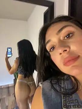 Snapshot of LaanaCooper chatting on March 7, 2025, 3:49 pm LaanaCooper online show from March 7, 2025, 3:49 pm