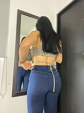 Snapshot of LaanaCooper chatting on March 18, 2025, 1:31 pm LaanaCooper online show from March 18, 2025, 1:31 pm