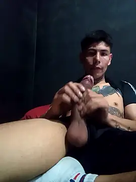 Snapshot of dannnyhot24 chatting on February 3, 2025, 11:05 pm dannnyhot24 online show from February 3, 2025, 11:05 pm