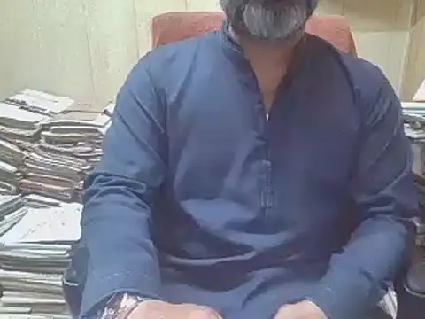 hairymaster95 online show from November 3, 2025, 4:25 am