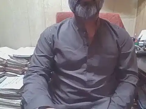 hairymaster95 online show from November 5, 2025, 4:23 am