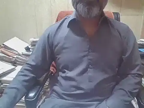 hairymaster95 online show from November 18, 2025, 4:17 am