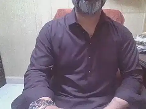 hairymaster95 online show from May 6, 2026, 4:41 am
