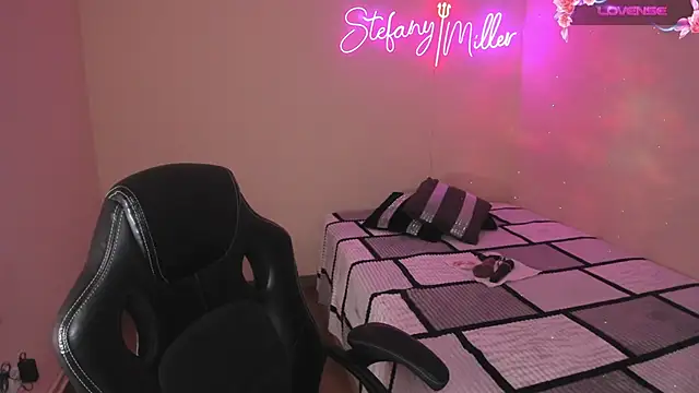 stefany miller77 online show from February 13, 2025, 1:26 pm