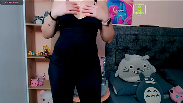 Snapshot of dolly_saylor chatting on February 18, 2025, 6:37 pm dolly saylor online show from February 18, 2025, 6:37 pm