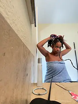 Snapshot of Cum2Charm chatting on February 9, 2025, 5:22 pm Cum2Charm online show from February 9, 2025, 5:22 pm