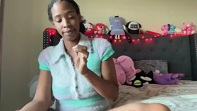 Snapshot of Cum2Charm chatting on September 30, 2025, 12:37 am Cum2Charm online show from September 30, 2025, 12:37 am