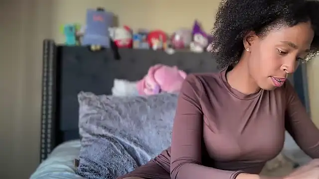 Cum2Charm online show from April 23, 2026, 12:12 am