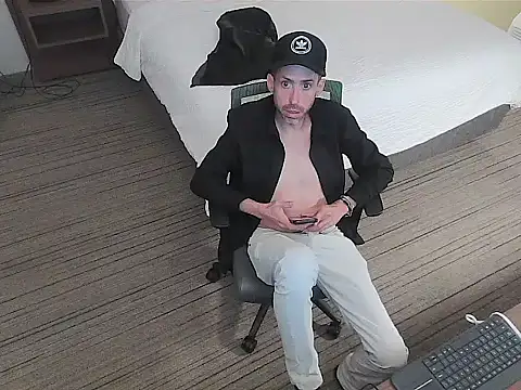 Snapshot of smokenstrokex chatting on January 6, 2026, 8:56 pm smokenstrokex online show from January 6, 2026, 8:56 pm