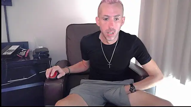 smokenstrokex online show from May 17, 2026, 2:46 pm