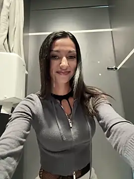  MiaQueen  online show from September 25, 2025, 11:30 pm