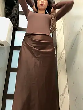 Snapshot of _MiaQueen_ chatting on February 19, 2026, 10:39 pm MiaQueen online show from February 19, 2026, 10:39 pm