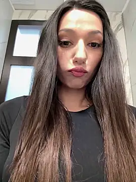 Snapshot of _MiaQueen_ chatting on February 22, 2026, 10:19 pm MiaQueen online show from February 22, 2026, 10:19 pm