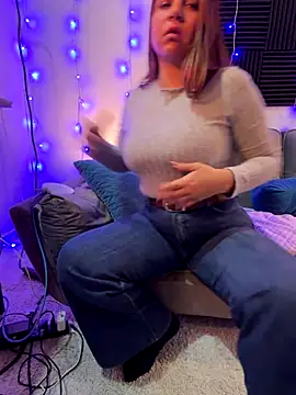 Snapshot of nurse_becky chatting on December 15, 2025, 11:09 pm nurse becky online show from December 15, 2025, 11:09 pm