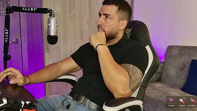 Snapshot of mr_david_cox chatting on February 19, 2025, 11:49 am mr david cox online show from February 19, 2025, 11:49 am