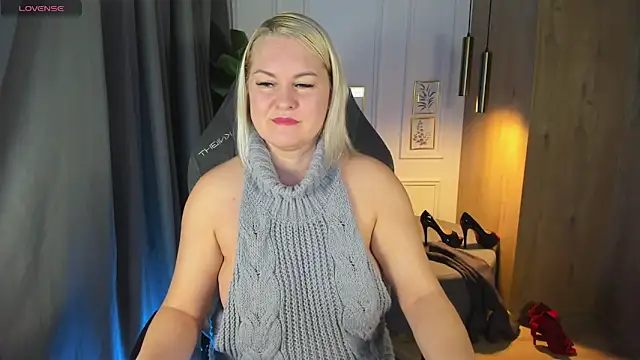 YolandaKiss online show from January 27, 2025, 8:28 pm