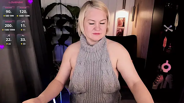 YolandaKiss online show from June 18, 2026, 8:35 pm