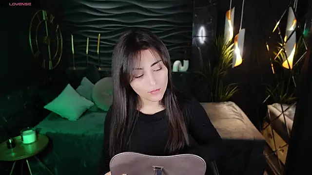 KylieMellow online show from January 4, 2025, 5:37 am