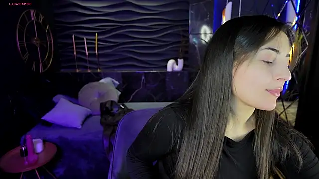 KylieMellow online show from January 5, 2025, 9:15 am