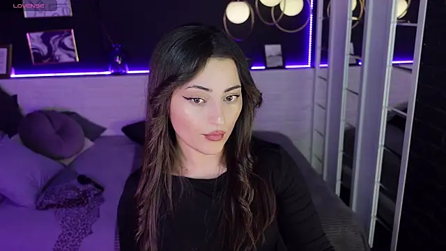 KylieMellow online show from January 15, 2025, 7:44 pm
