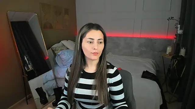 KylieMellow online show from April 28, 2026, 1:38 pm