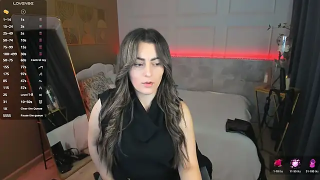 KylieMellow online show from June 14, 2026, 5:31 am