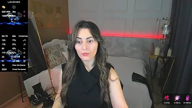 KylieMellow online show from June 15, 2026, 5:31 am