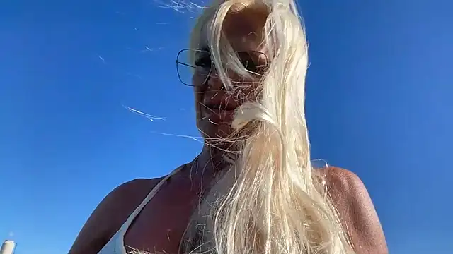 Reyna63 online show from February 12, 2026, 8:15 pm