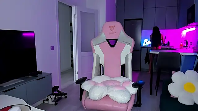 wow lovie online show from March 31, 2026, 7:42 am