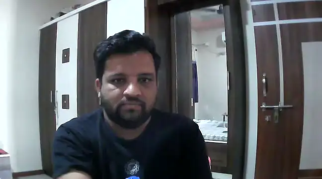 Snapshot of dhruv_love chatting on December 4, 2024, 4:54 am dhruv love online show from December 4, 2024, 4:54 am