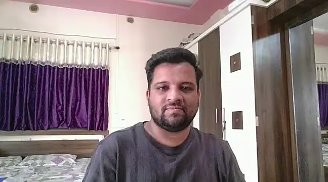 Snapshot of dhruv_love chatting on February 6, 2025, 11:21 am dhruv love online show from February 6, 2025, 11:21 am
