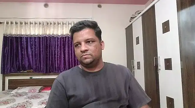 Snapshot of dhruv_love chatting on March 17, 2025, 11:10 am dhruv love online show from March 17, 2025, 11:10 am